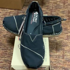 Women’s Navy Rowboat BOBS (NWT)